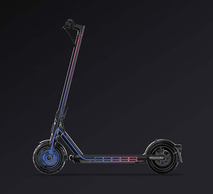 Acheter Xiaomi Scooter 4 Pro au meilleur prix Deck large et confortable du Xiaomi Electric Scooter 4 Pro
