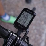 Bryton Rider 420 affichant des données GPS et vitesse
