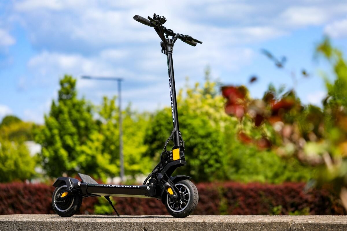 Vue latérale de la Dualtron Mini Special Long Body