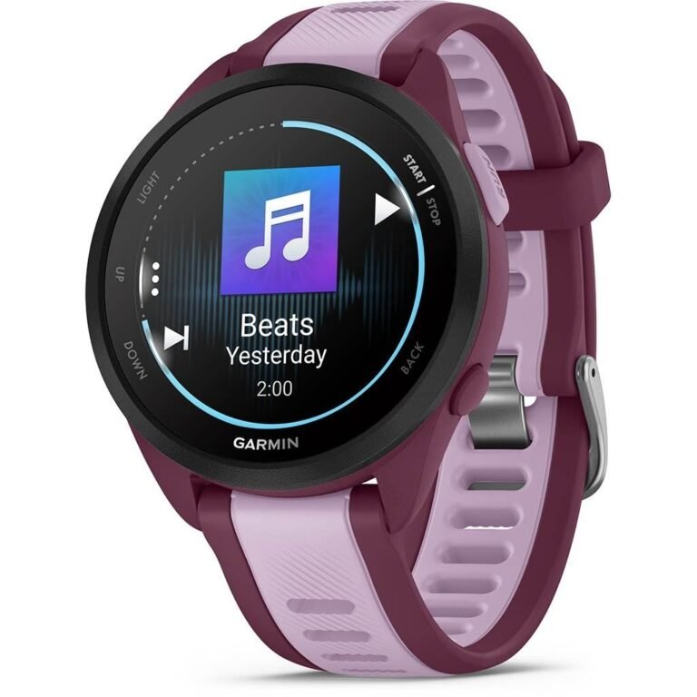 Vue rapprochée de l’écran AMOLED Garmin Forerunner 165 Music