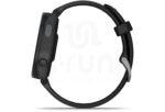 Vue rapprochée de l’écran AMOLED lumineux Garmin Forerunner 165