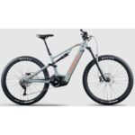 Lapierre Overvolt TR 7.8 tout-suspendu utilisé sur sentier technique