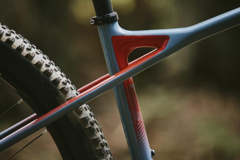VTT Lapierre Prorace CF avec technologie carbone UD SLI Torayca