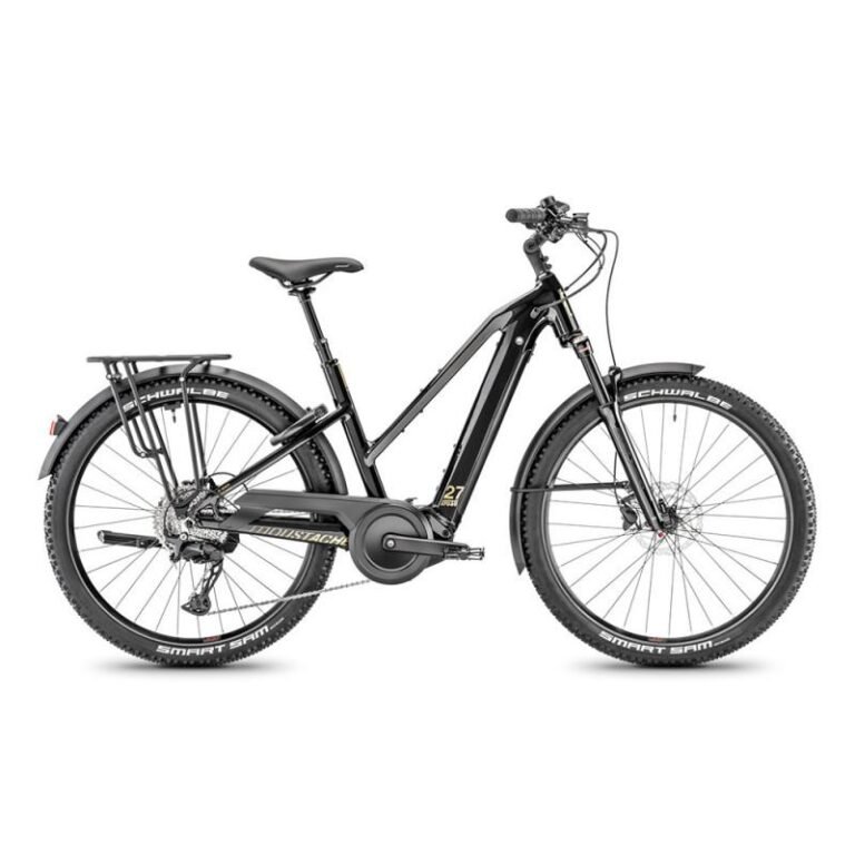 Moustache Samedi 27 Xroad bleu profond utilisé sur chemin forestier