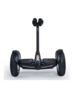 Segway Ninebot S2 utilisé sur une route urbaine