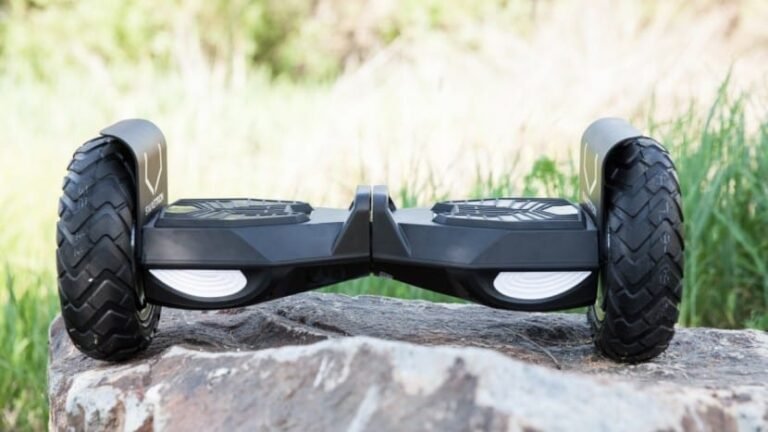 Hoverboard Swagtron T6 noir tout-terrain vu de face